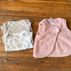 🌵3 for $15🌵 vest and bodysuits